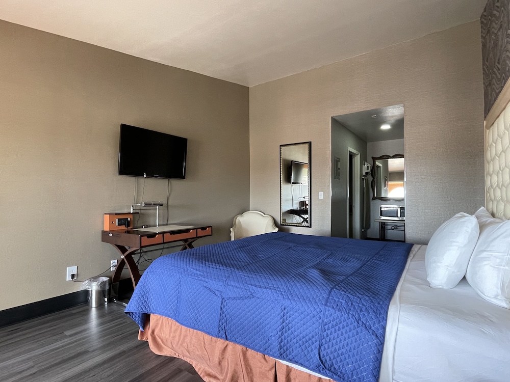 Crown Motel