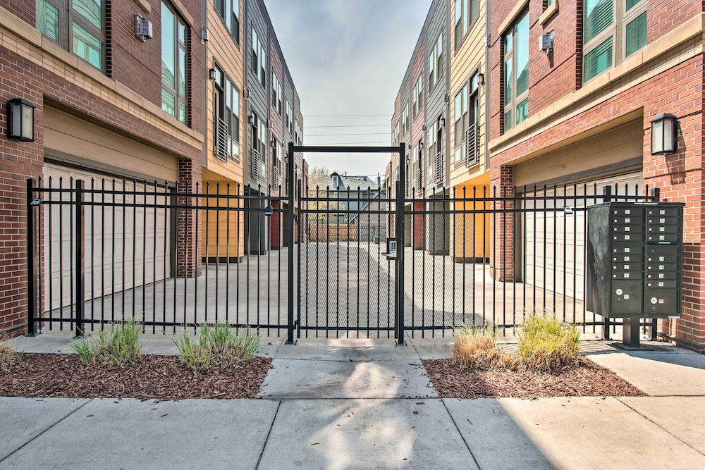 Denver Vacations - Denver Abode w/ Rooftop Deck  City Views - Property Image 7