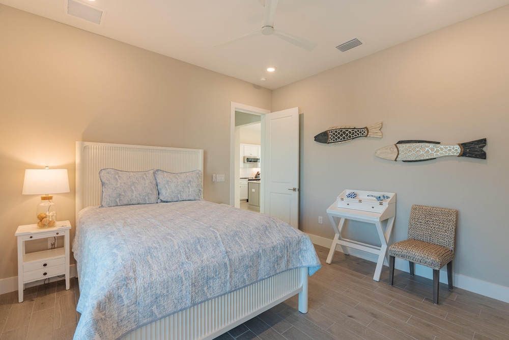 Mod Cottage