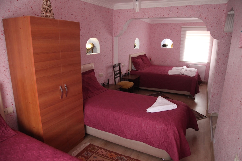 Nil Story House