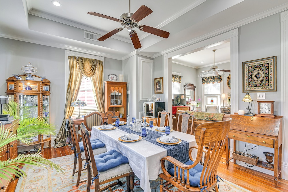Walk to the Strand: Hideaway Haven Retreat