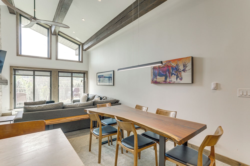Sauna & Ski Shuttle Access: Mtn-view Condo in Avon