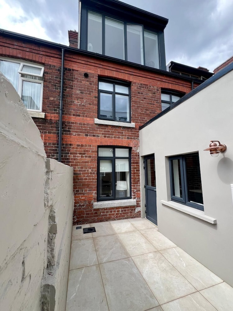 IFSC Townhouse Apartments