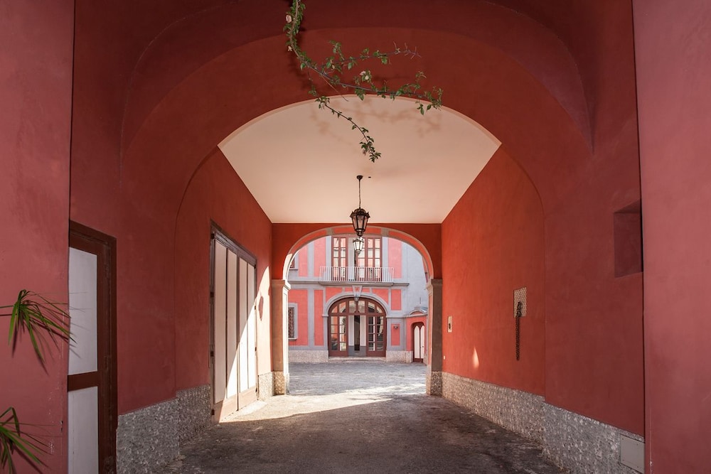 Palazzo Caracciolo
