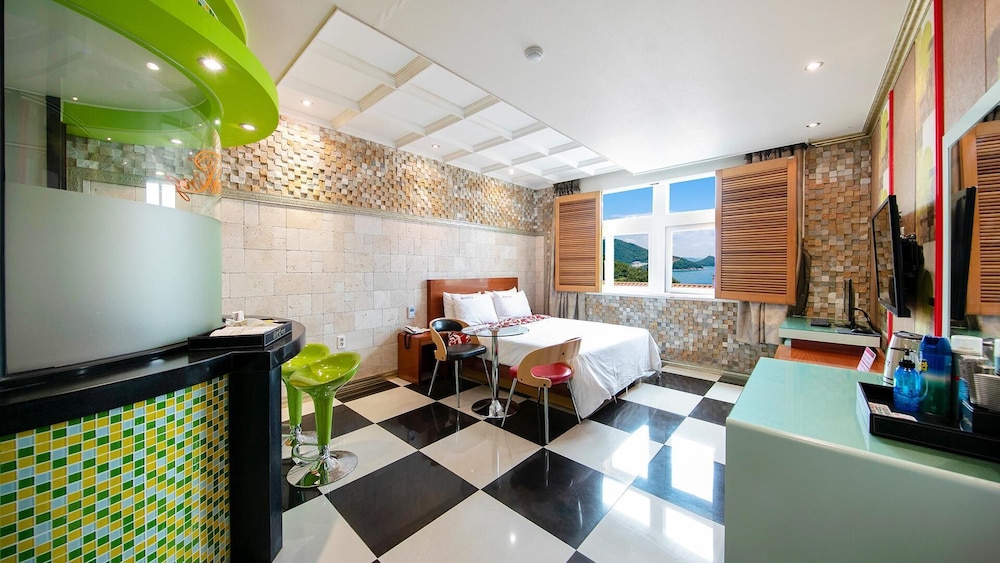 hotel room