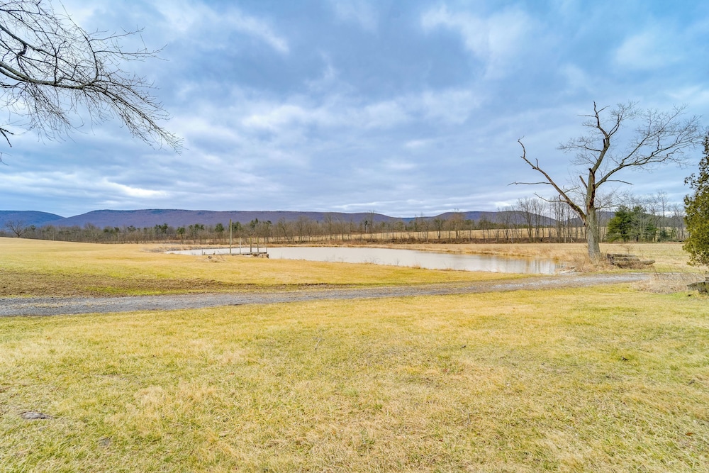 3 Mi to Penn's Creek Access: Hideaway w/ Grill!