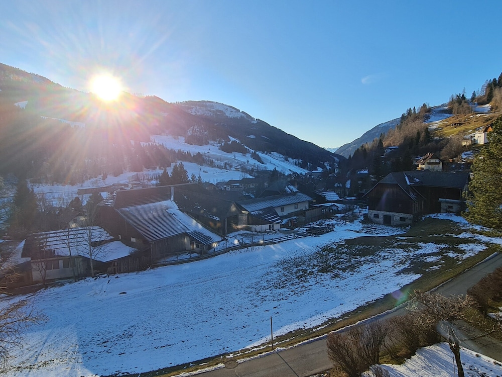 Mountain-view Apartment in Bad Kleinkirchheim