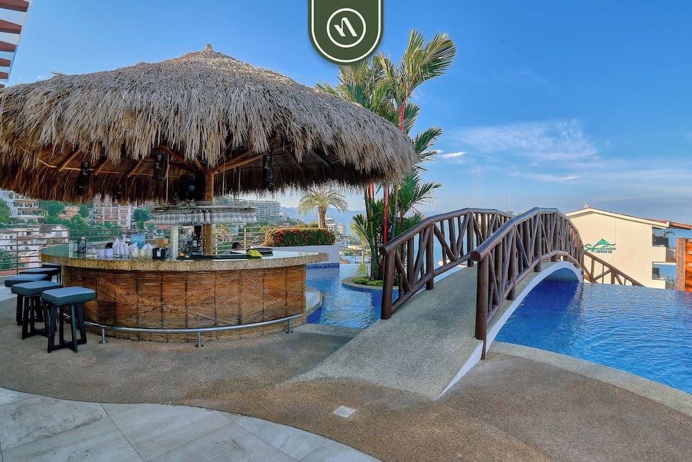 1 BR Condo - Amazing Sunsets From the Roof - Pool