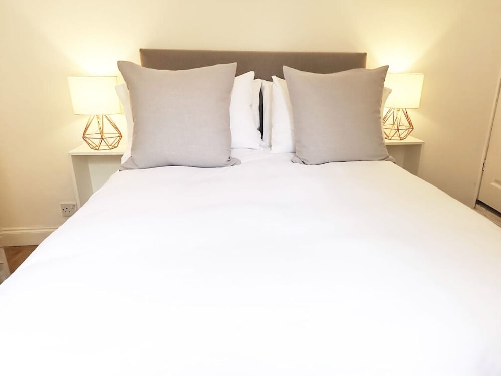 Charming  Oxford Apartments view 4