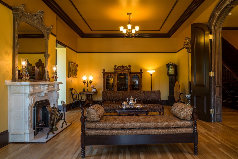 Steele Mansion
