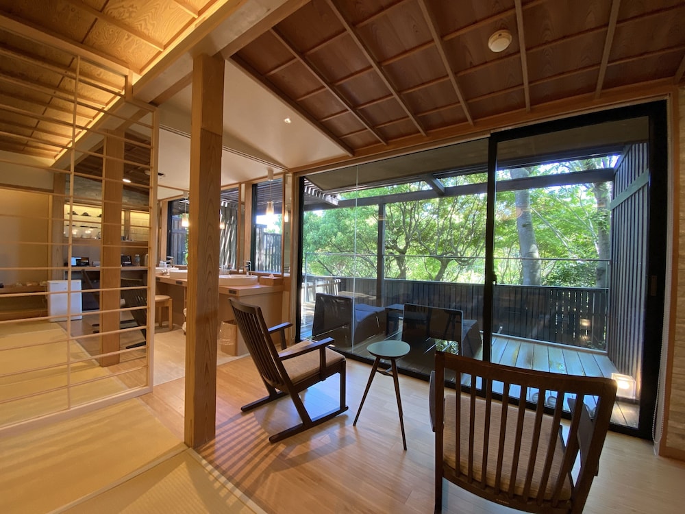 Yugawara Spa Ryokan Ashikari