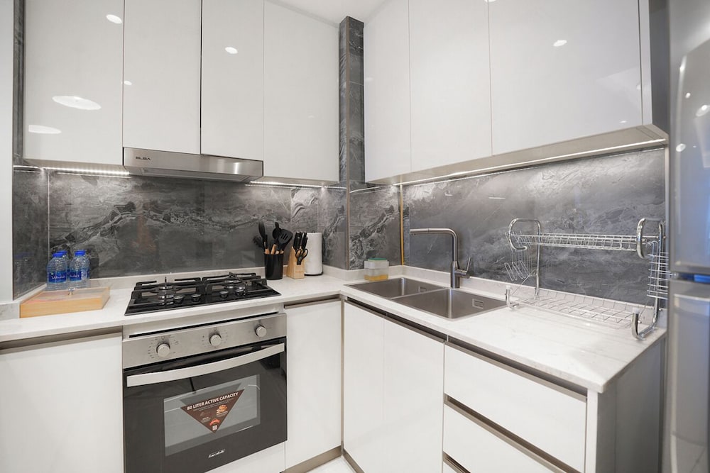 Easygo -exclusive 1BR in Business Bay