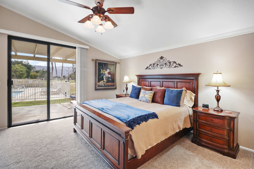 2BR 2BA Charming Cathedral City Condo With Territorial Views
