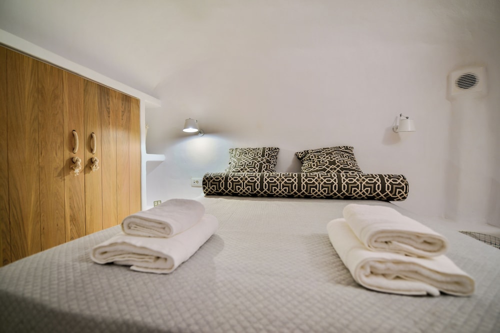Cave Villa Valente