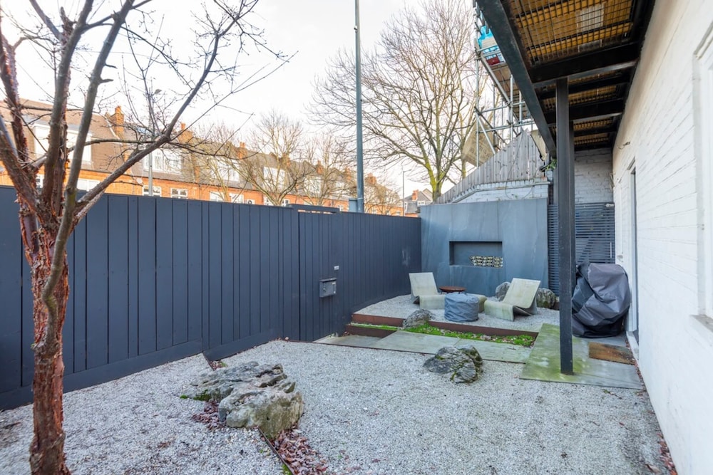 Chic 2-bedroom Home - Richmond Upon Thames