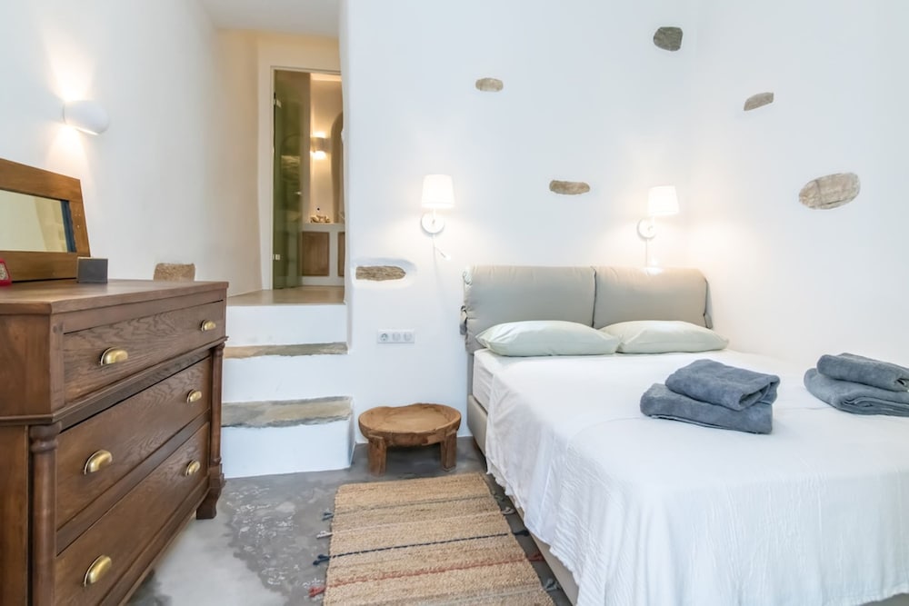 Cycladic House Tinos Cycladic House in the Heart of Tinos City