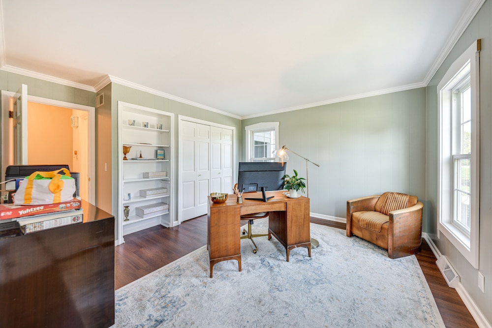 Charming Racine Home - Walk to Lake Michigan! - Property Image 10