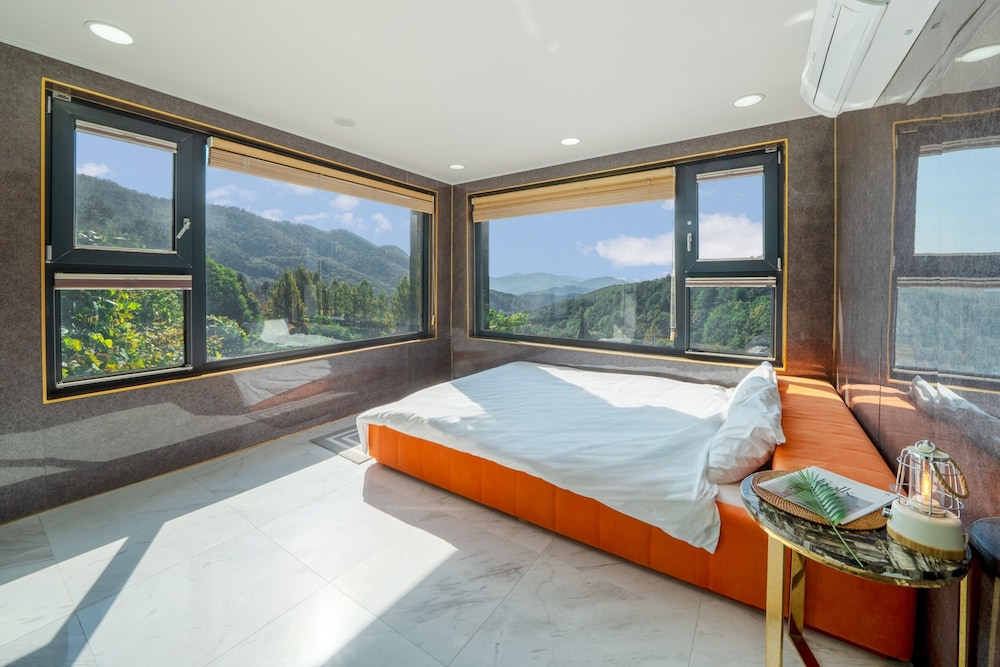 Yangpyeong Seulburg Private Poolvilla