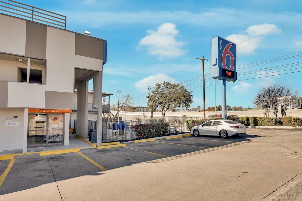Motel 6 Austin, TX - Airport - South