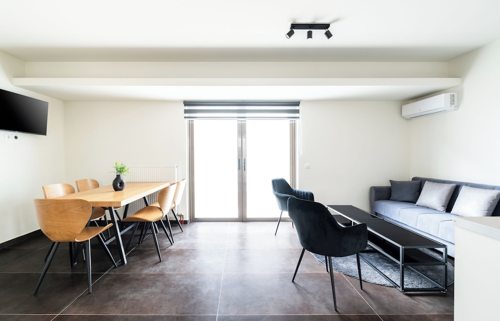 Elysee apartment 9A