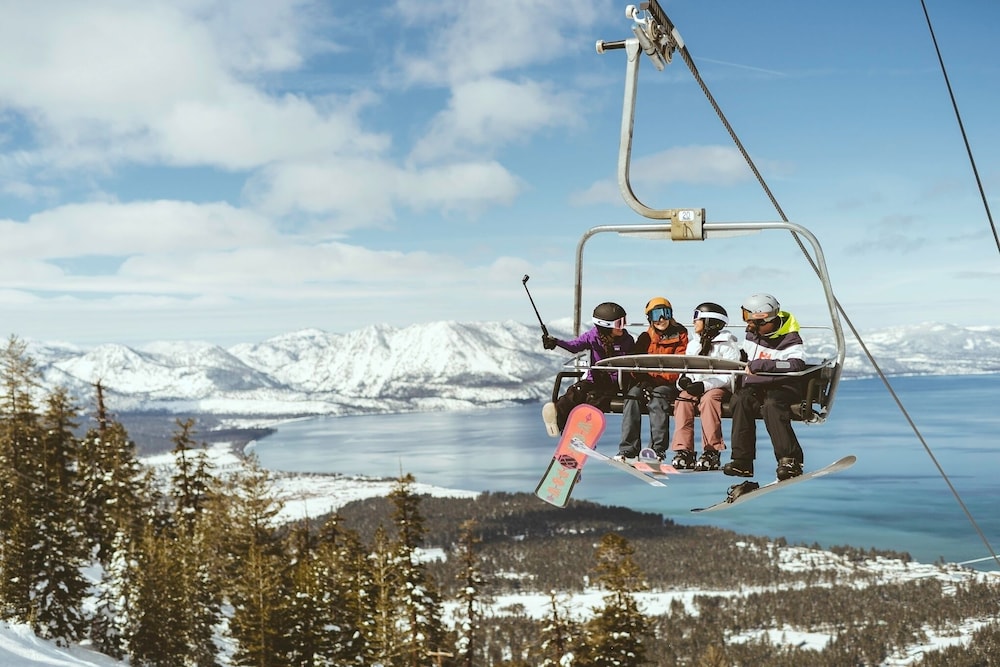 Luxury 2br Steps From Heavenly Village & Gondola 2 Bedroom Condo by RedAwning