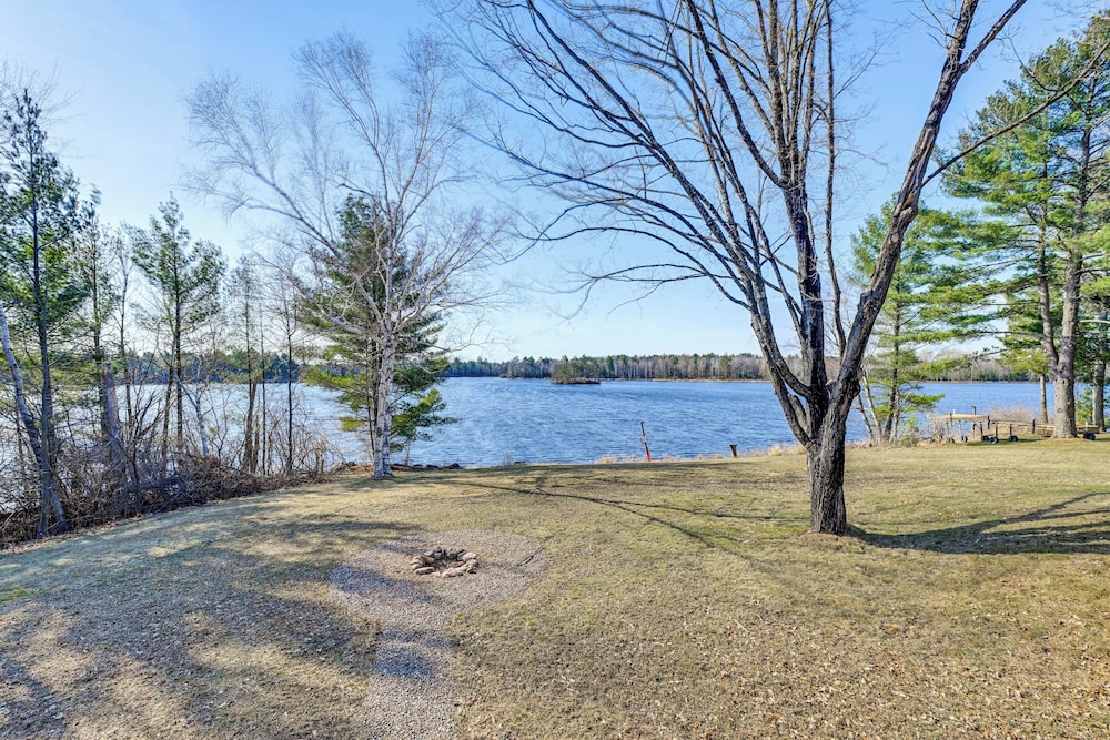 Family-friendly Lakefront Retreat in Tomahawk!