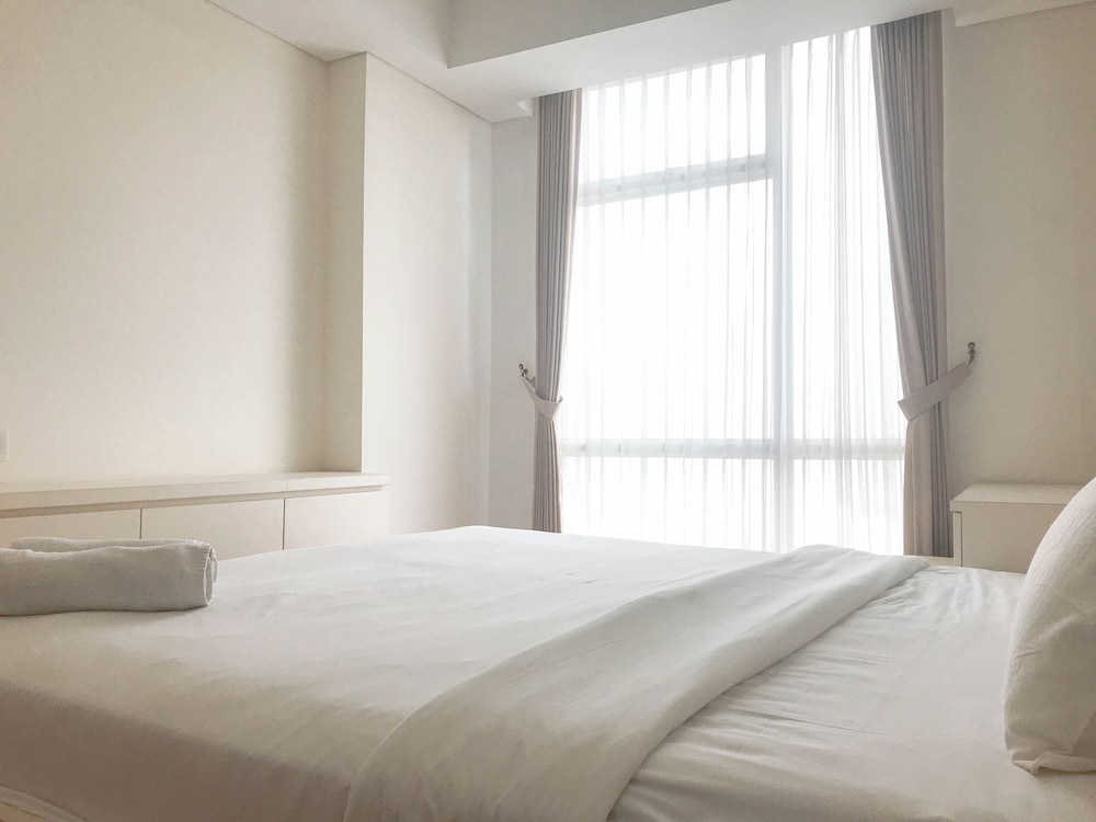 Pleasant And Calm 2Br At Grand Sungkono Lagoon Apartment