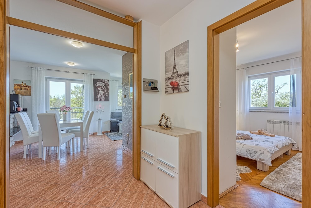 App Mariella 150m From the sea