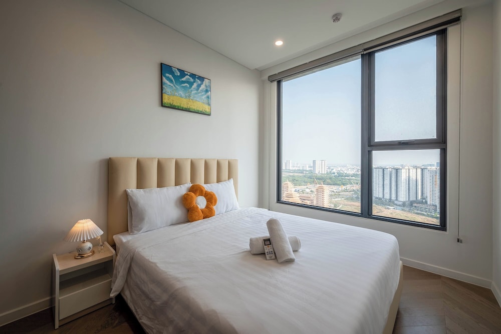 The Lumiere Luxury Citypoint ANGIA