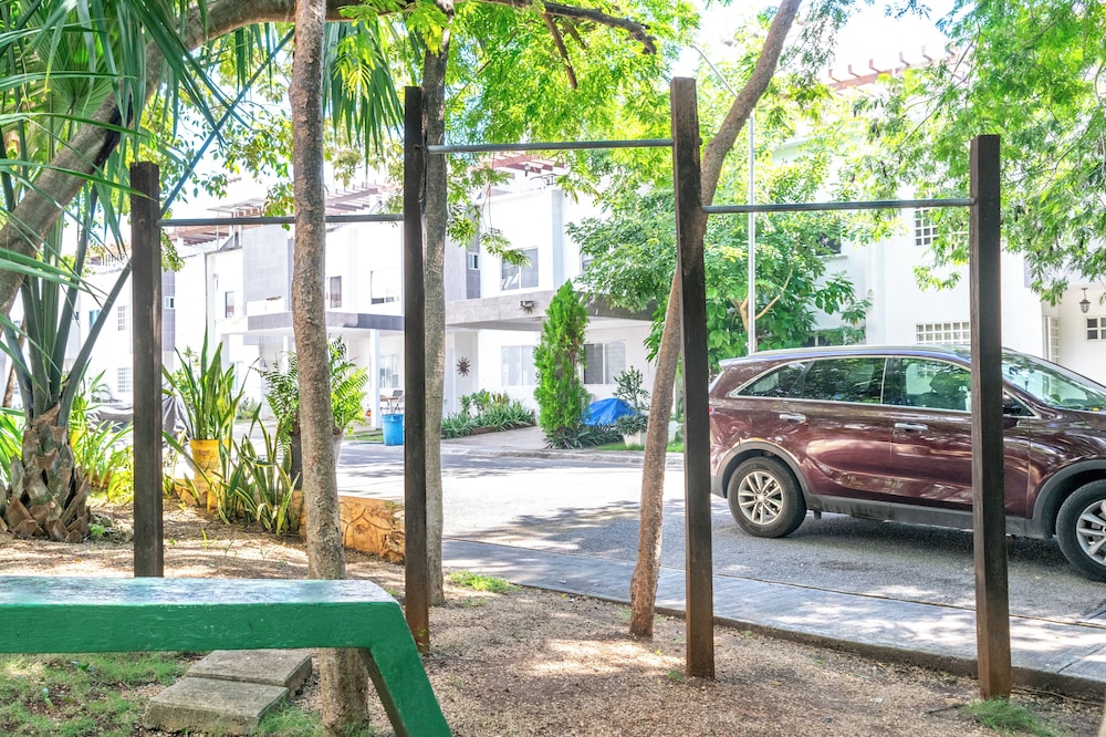 Playa House 4 Bedrooms Pool and More