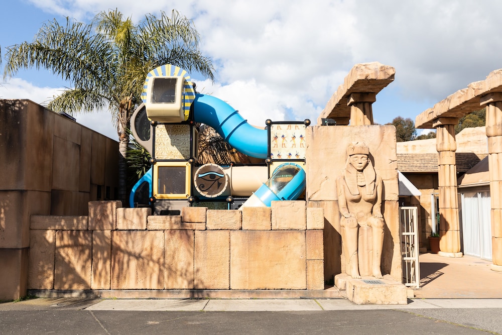 Sphinx Hotel Motel
