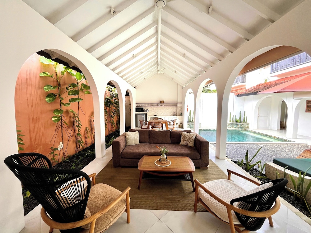 Lovely 2BR Villa Close to The Beach