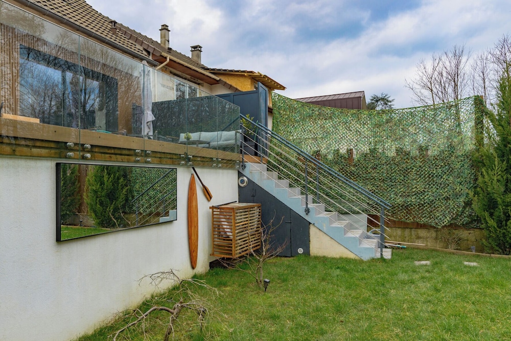Paris Garden River residence