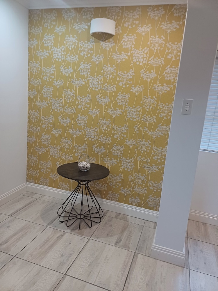 Cosy 2 Bedroom Apartment in a Prominent Area of East London Nahoon