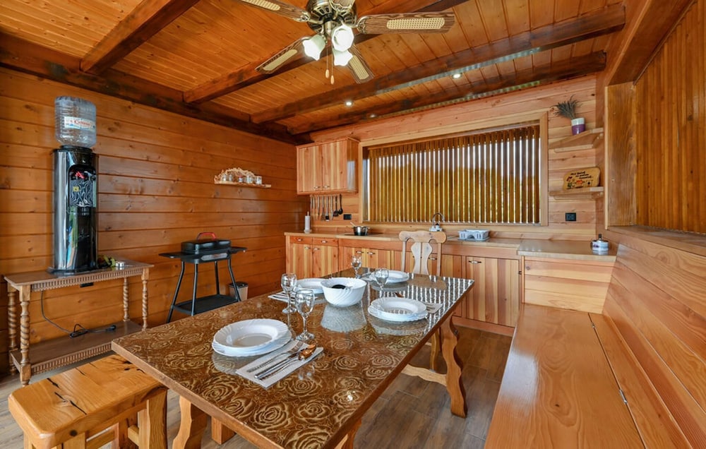 Dream Villa Sleeps 8 With Sauna