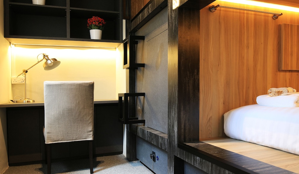 CUBE Boutique Capsule Hotel at Chinatown 14