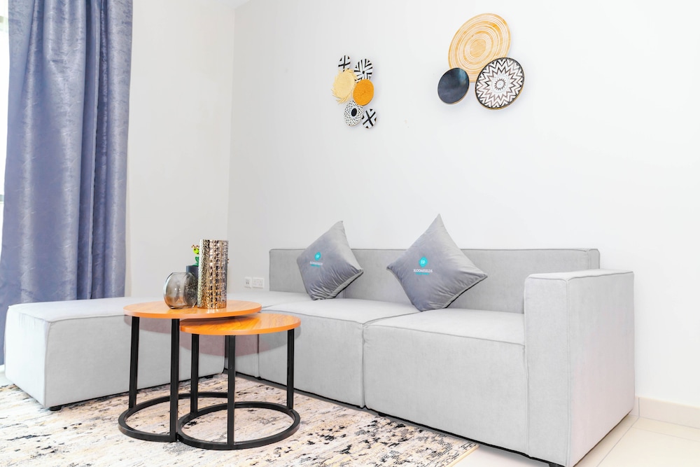 Bloomfields Modern 1BR in Reflection