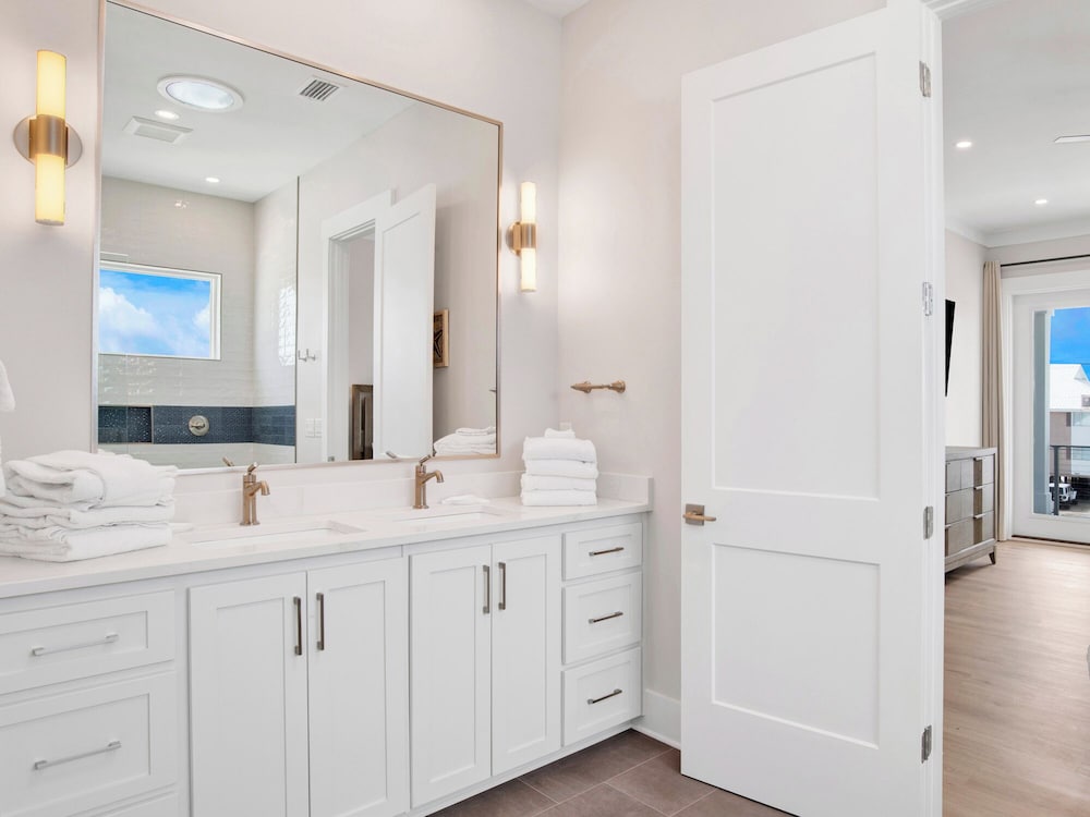 Navarre Dreams by Southern Vacation Rentals
