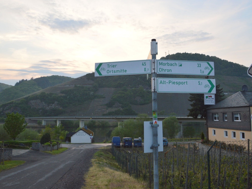 Cozy Apartment in Neumagen-Dhron near Lake Mosel with Garden view 2