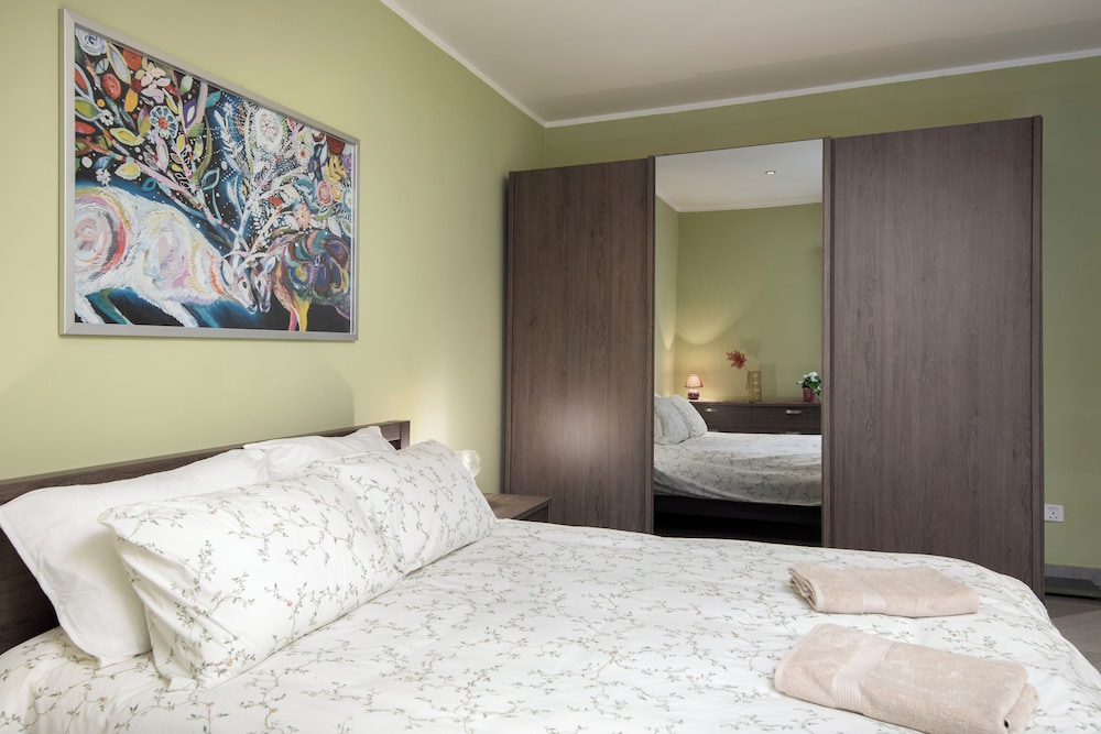Sliema Seaside Penthouse with Terrace