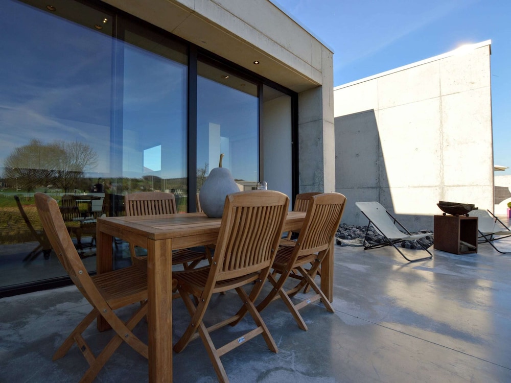 Modern Villa Stay in Dalhem