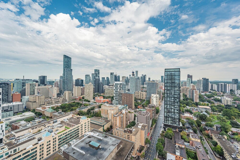 Hotel RS Suites - Eaton Centre - Image 1