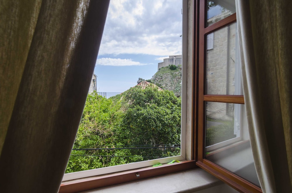 Rooms Lovrijenac