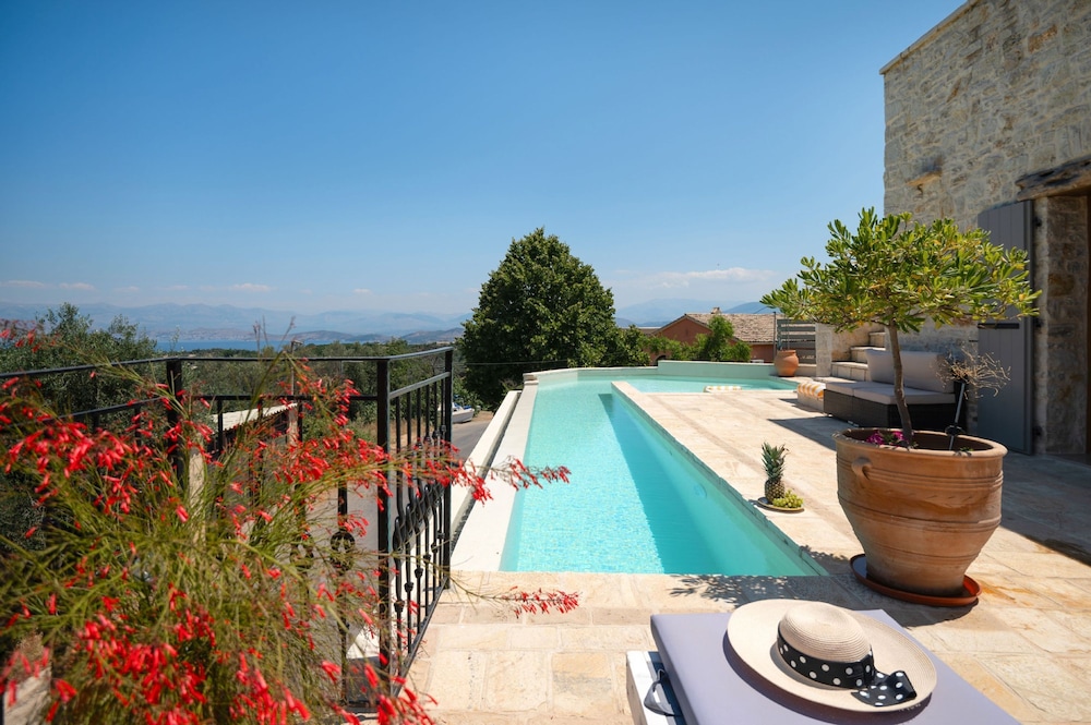 Bee Tree Villa in Corfu