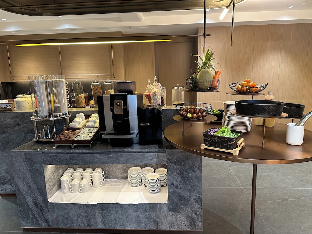 Echarm Plus Hotel