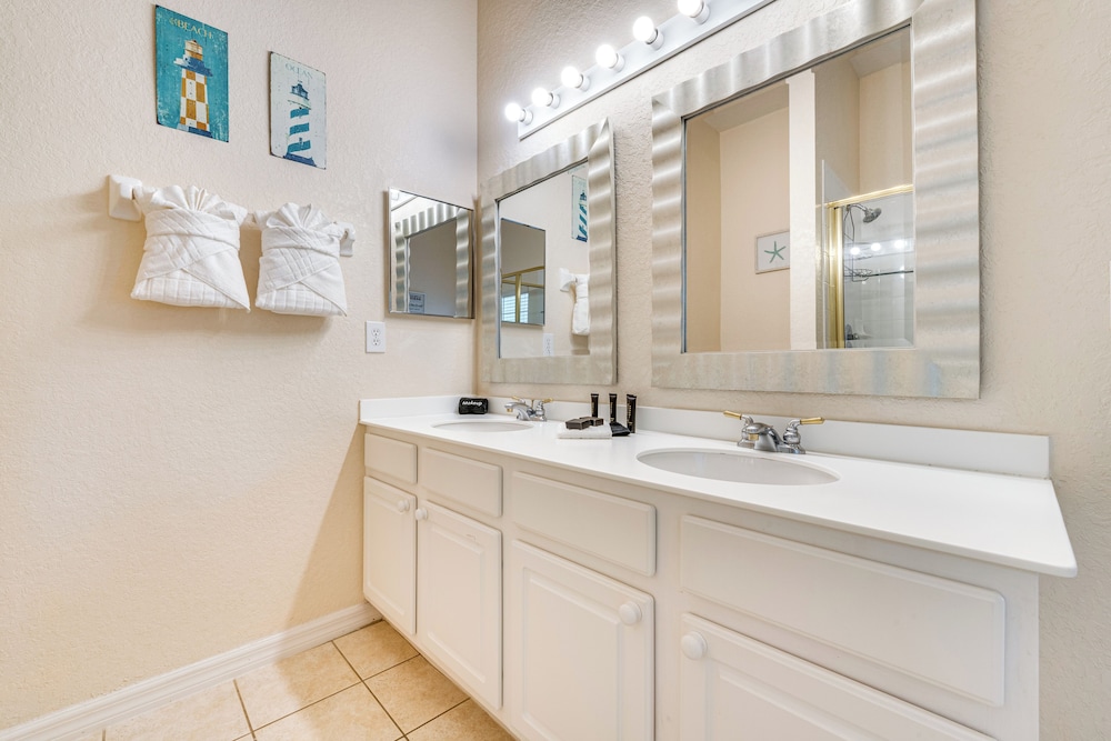 8 Mi to Disney: Family Condo in Walkable Resort!