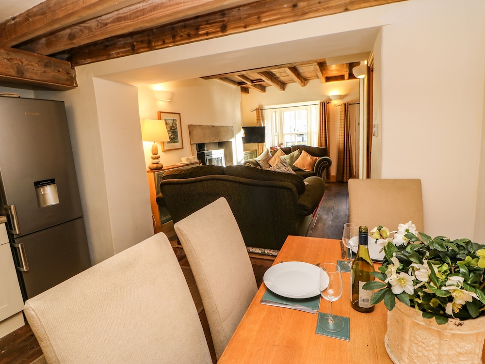 Sunny Cottage