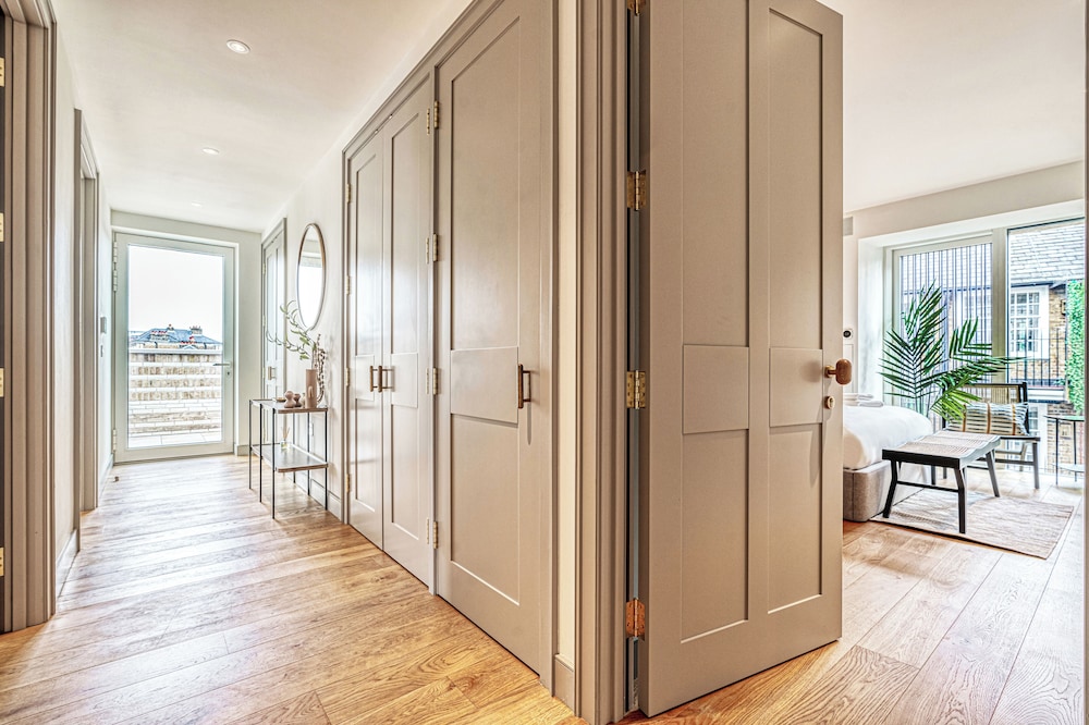 Luxury flats near Big Ben and London Eye