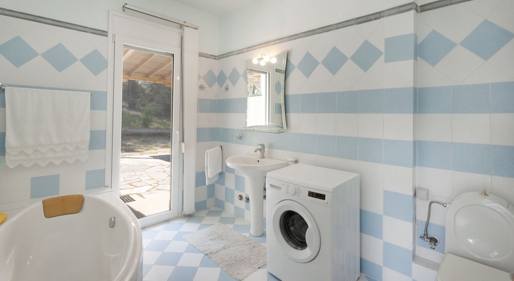 Vetas Vintage Villa by Rentalspro - Akti Elia