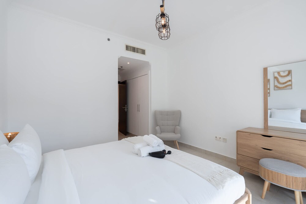 Elegant 1-bedroom Apartment for 4 in Dubai Marina